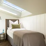 Loev - Vela 4* Binz