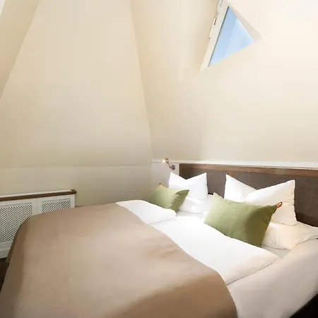 Loev - Vela Hotel