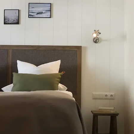 Loev - Vela Hotel