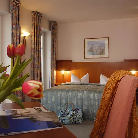 Loev - Vela Hotel 4*