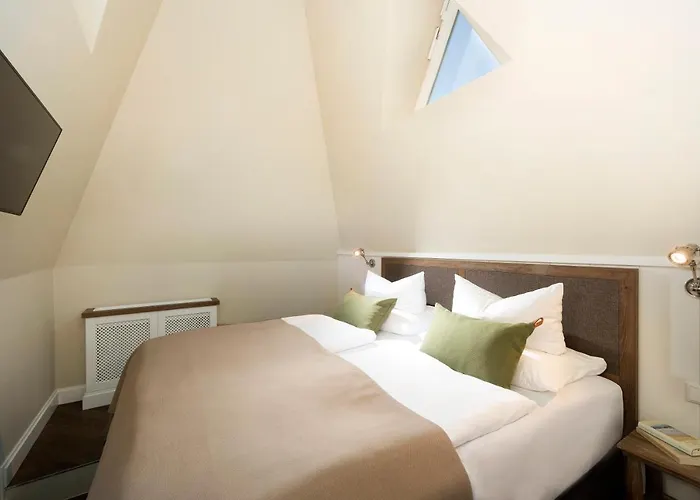 Loev - Vela Отель