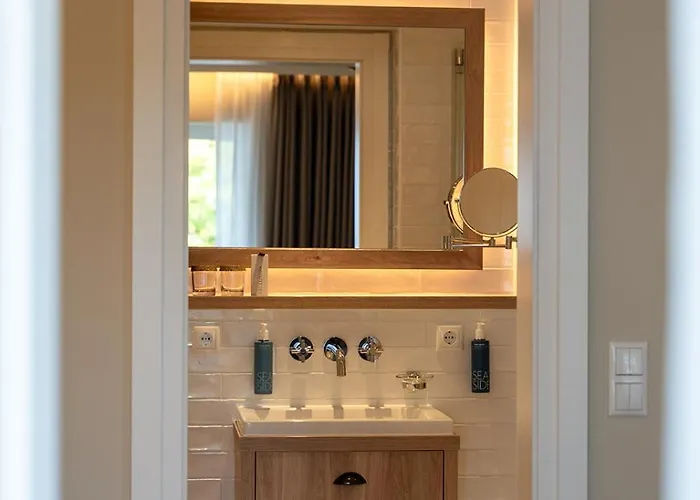 Отель Loev - Vela